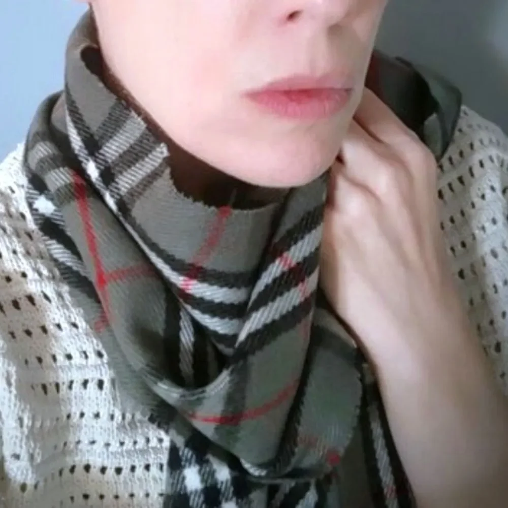 Burberry 90s vintage lambswool plaid tartan scarf 57
